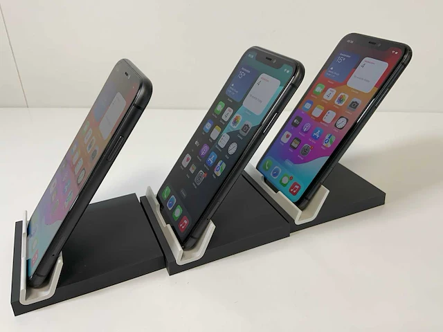 Apple iphone 11 - 64 gb - black (3x) - afbeelding 2 van  4