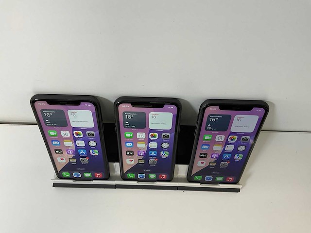 Apple iphone 11 - 64 gb - black (3x) - afbeelding 2 van  6