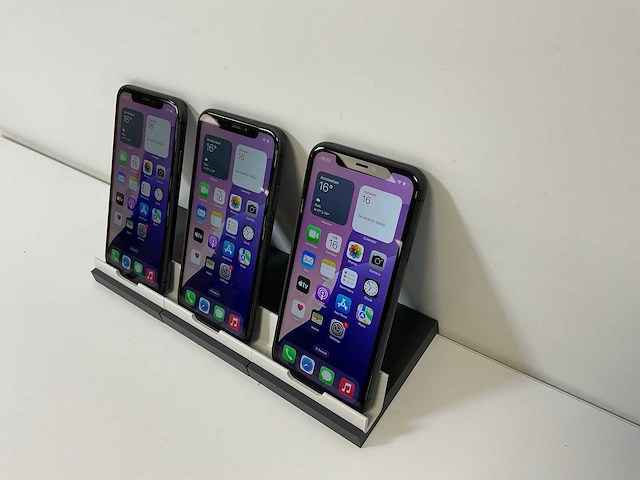 Apple iphone 11 - 64 gb - black (3x) - afbeelding 3 van  6