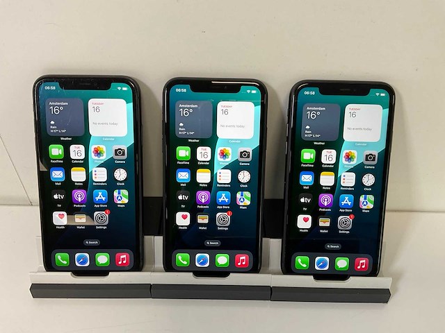 Apple iphone 11 - 64 gb - black (3x) - afbeelding 1 van  6
