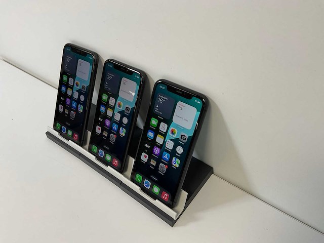 Apple iphone 11 - 64 gb - black (3x) - afbeelding 3 van  6