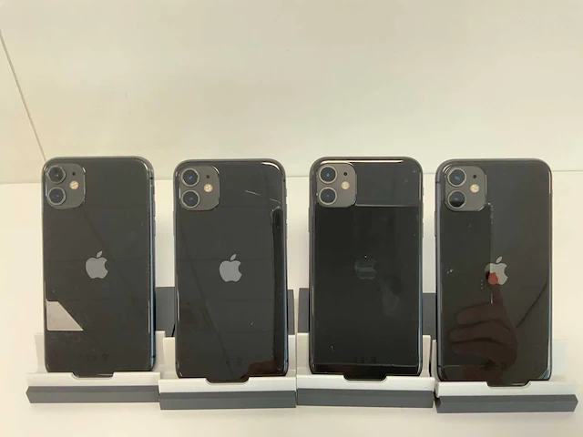 Apple iphone 11 - 64 gb - black (4x) - afbeelding 4 van  4