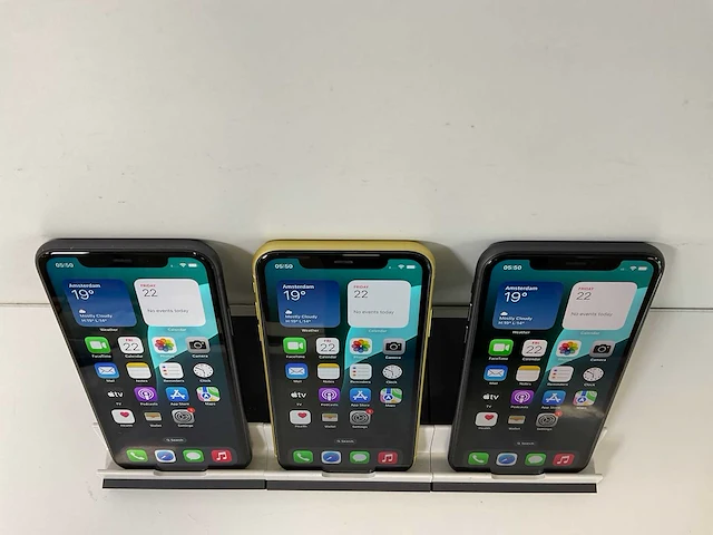 Apple iphone 11 - 64 gb / 128 gb - black / yellow (3x) - afbeelding 2 van  6