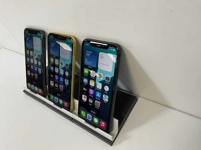 Apple iphone 11 - 64 gb / 128 gb - black / yellow (3x) - afbeelding 3 van  6