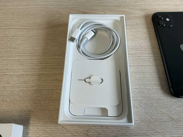Apple iphone 11 64gb mobiele telefoon - afbeelding 4 van  5
