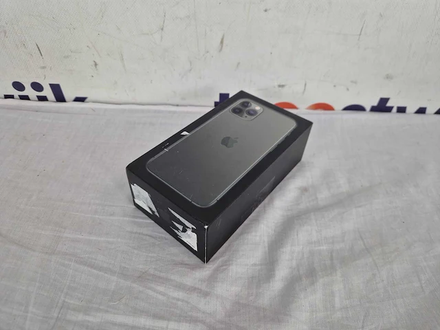 Apple iphone 11 pro - 64gb - middernachtgroen - afbeelding 3 van  3