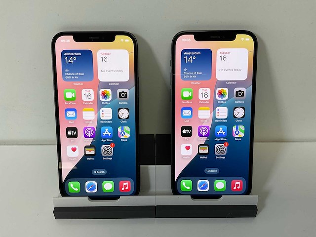 Apple iphone 12 - 128 gb - black (2x) - afbeelding 1 van  6