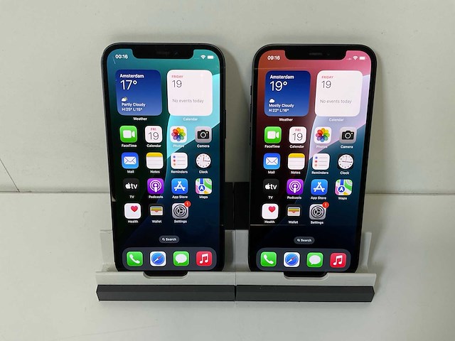 Apple iphone 12 - 128 gb - black (2x) - afbeelding 1 van  6