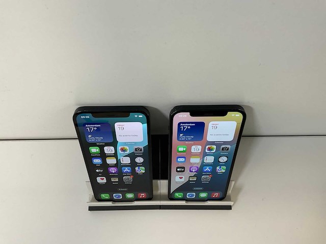 Apple iphone 12 - 128 gb - black (2x) - afbeelding 2 van  6