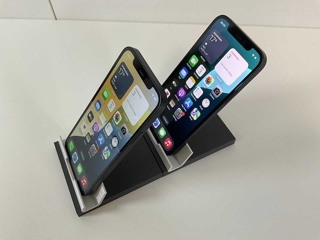 Apple iphone 12 - 128 gb - black (2x) - afbeelding 4 van  5