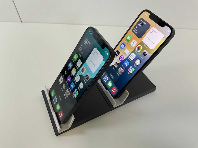 Apple iphone 12 - 128 gb - black (2x) - afbeelding 4 van  5