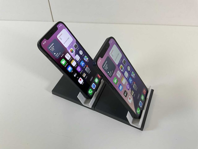 Apple iphone 12 - 128 gb / 64 gb - black (2x) - afbeelding 3 van  5