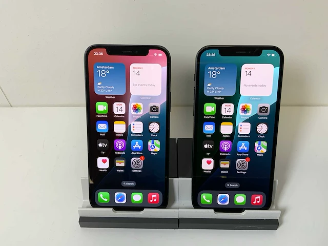 Apple iphone 12 - 256 gb - black (2x) - afbeelding 1 van  4