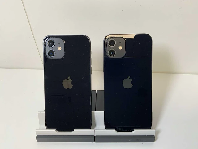 Apple iphone 12 - 256 gb - black (2x) - afbeelding 4 van  4