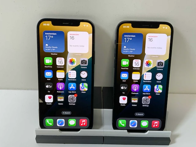 Apple iphone 12 - 256 gb - black (2x) - afbeelding 1 van  5