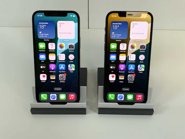 Apple iphone 12 - 256 gb - black (2x) - afbeelding 1 van  4