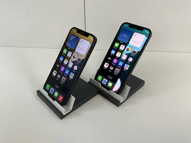 Apple iphone 12 - 256 gb - black (2x) - afbeelding 2 van  4