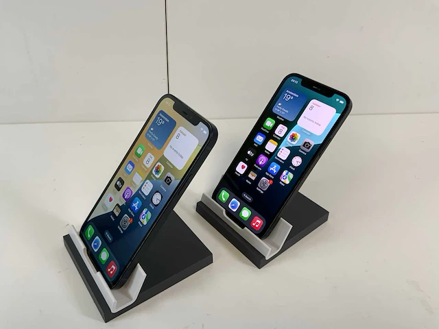 Apple iphone 12 - 256 gb - black (2x) - afbeelding 2 van  4