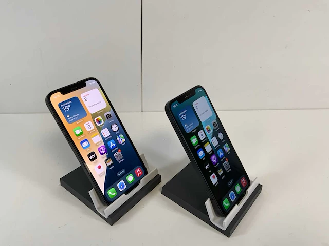 Apple iphone 12 - 256 gb - black (2x) - afbeelding 3 van  4