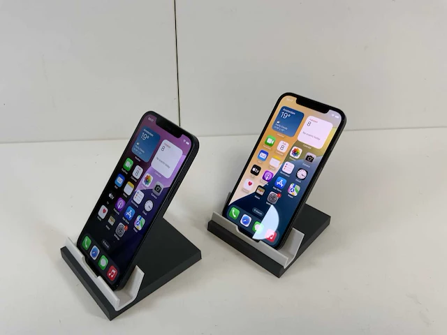 Apple iphone 12 - 256 gb - black (2x) - afbeelding 2 van  4