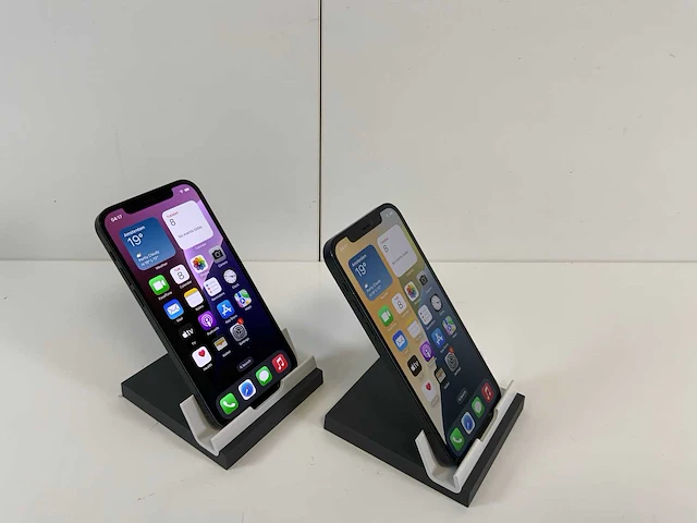Apple iphone 12 - 256 gb - black (2x) - afbeelding 3 van  4