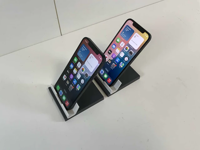 Apple iphone 12 - 256 gb - black (2x) - afbeelding 2 van  4