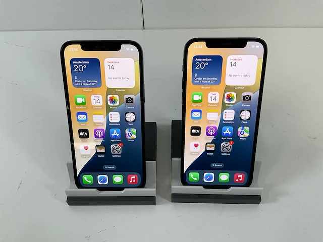 Apple iphone 12 - 64 gb - black (2x) - afbeelding 1 van  4