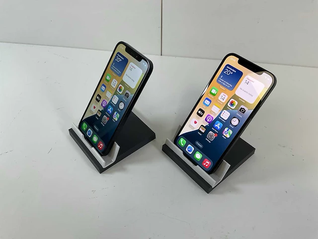 Apple iphone 12 - 64 gb - black (2x) - afbeelding 2 van  4