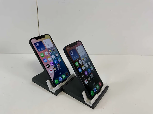 Apple iphone 12 - 64 gb - black (2x) - afbeelding 2 van  4