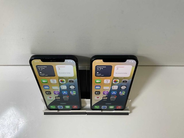 Apple iphone 12 - 64 gb - black (2x) - afbeelding 2 van  6