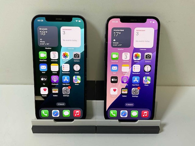 Apple iphone 12 - 64 gb - black (2x) - afbeelding 1 van  6