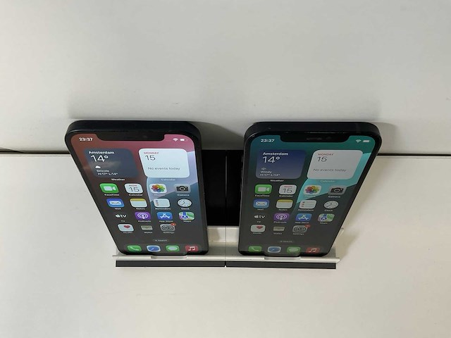 Apple iphone 12 - 64 gb - black (2x) - afbeelding 2 van  6