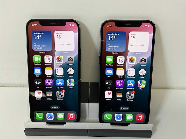 Apple iphone 12 - 64 gb - black (2x) - afbeelding 1 van  6