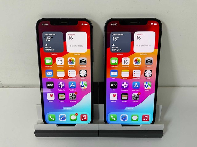 Apple iphone 12 - 64 gb - black (2x) - afbeelding 1 van  6