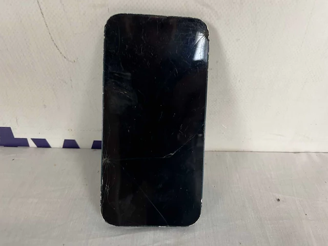 Apple iphone 13 - 128gb - middernacht - afbeelding 2 van  2