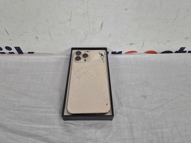 Apple iphone 13 pro max - 128gb - goud - afbeelding 4 van  4