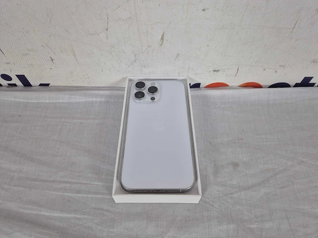 Apple iphone 14 pro max - 128gb - zilver - afbeelding 4 van  4