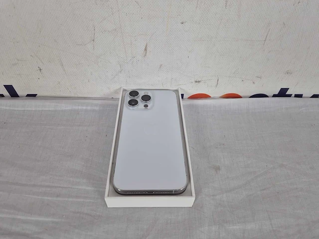 Apple iphone 14 pro max - 256gb - zilver - afbeelding 4 van  4