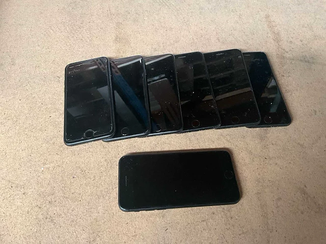 Apple iphone 7 a1778 mobiele telefoon (7x) - afbeelding 2 van  3