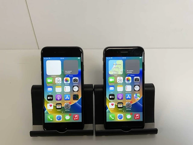 Apple iphone 8 - 64 gb - space gray (2x) - afbeelding 1 van  4