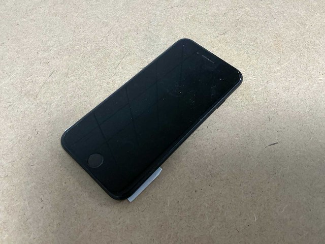 Apple iphone se 2020 64gb a2296 - afbeelding 1 van  3