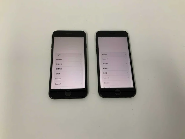 Apple iphone se (2020): 64gb black - mx9r2zd/a (2x) - afbeelding 1 van  3