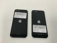 Apple iphone se (2020): 64gb black - mx9r2zd/a (2x) - afbeelding 3 van  3