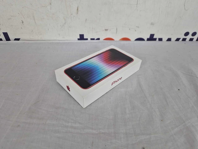 Apple iphone se (2022) - 64gb - rood - afbeelding 3 van  3