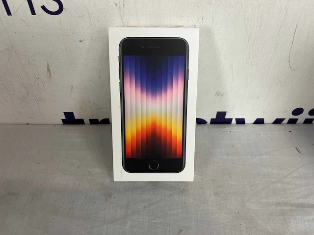 Apple iphone se (2022) - 64gb - zwart - afbeelding 2 van  2
