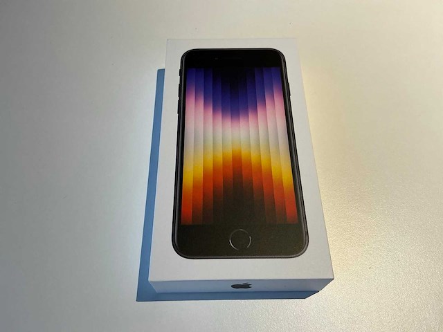 Apple iphone se (2022, 64gb) mobiele telefoon - afbeelding 1 van  4