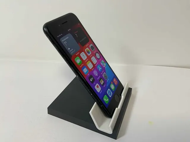 Apple iphone se 2nd gen - 64 gb - black - afbeelding 2 van  4
