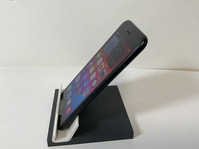 Apple iphone se 2nd gen - 64 gb - black - afbeelding 3 van  4