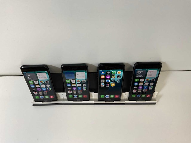 Apple iphone se 3rd gen - 128 gb - midnight (4x) - afbeelding 2 van  6
