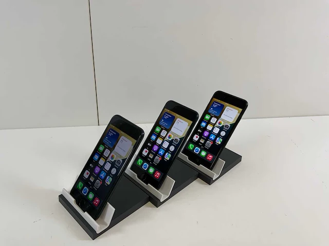 Apple iphone se 3rd gen - 64 gb - midnight (3x) - afbeelding 2 van  4